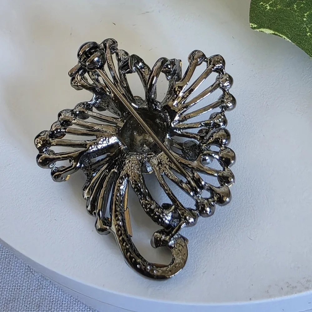 Vintage beautiful brooch